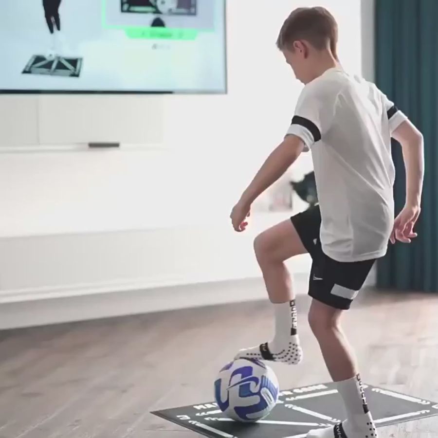 Football Training Mat 90.0 cm x 60.0 cm Indoor Ball Control Dribbling Coordination Practice Set With Video Training And Grip Socks | Thomler