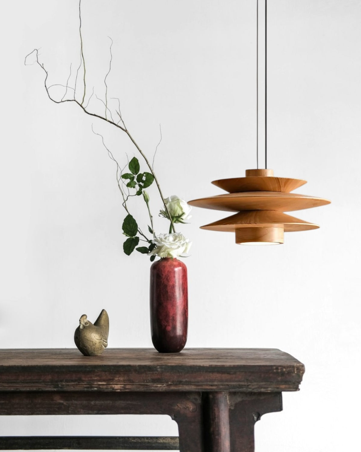Moderne walnoot houten hanglamp met gelaagd design – stijlvolle plafondlamp voor eetkamer en woonkamer met warme lichtverspreiding | Sansoti