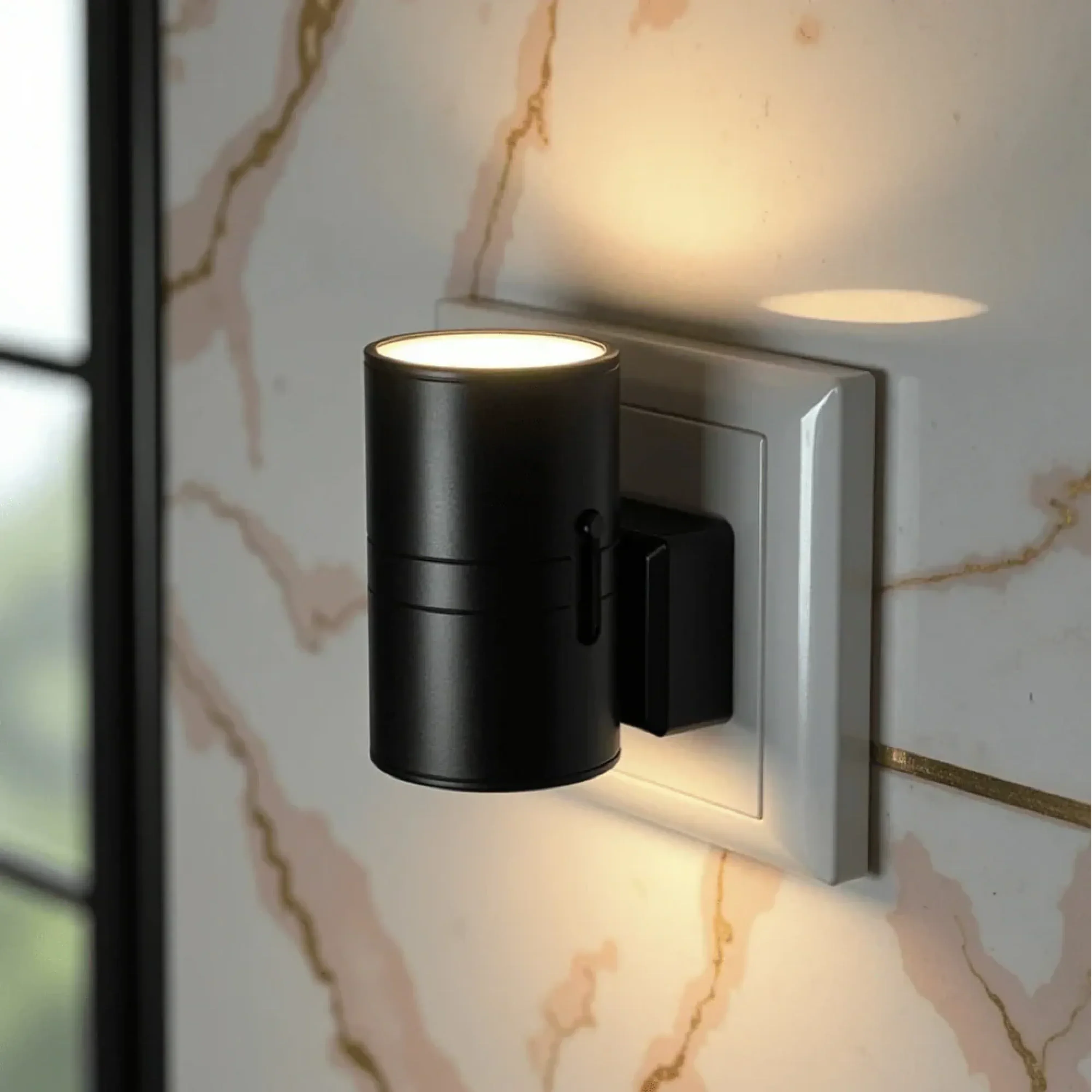 Plug-In Dimmable Night Light with Auto Sensor – Adjustable LED Wall Lamp for Bedroom, Hallway & Bathroom | Thomler