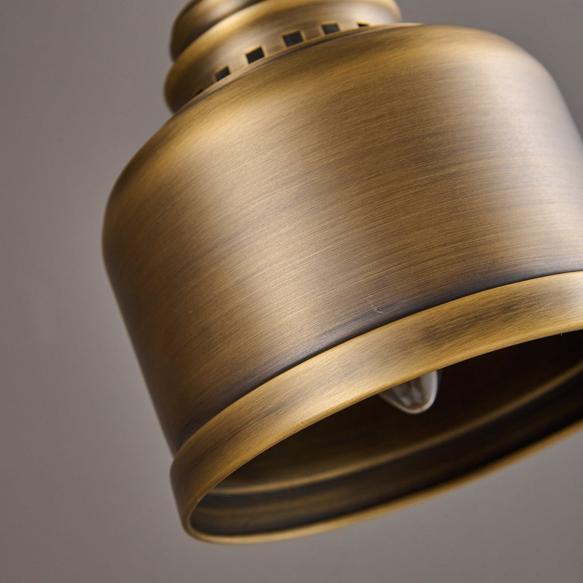 Adjustable Brass Wall Reading Light with Antique Finish – Flexible Sconce for Bedroom & Study | Thomler