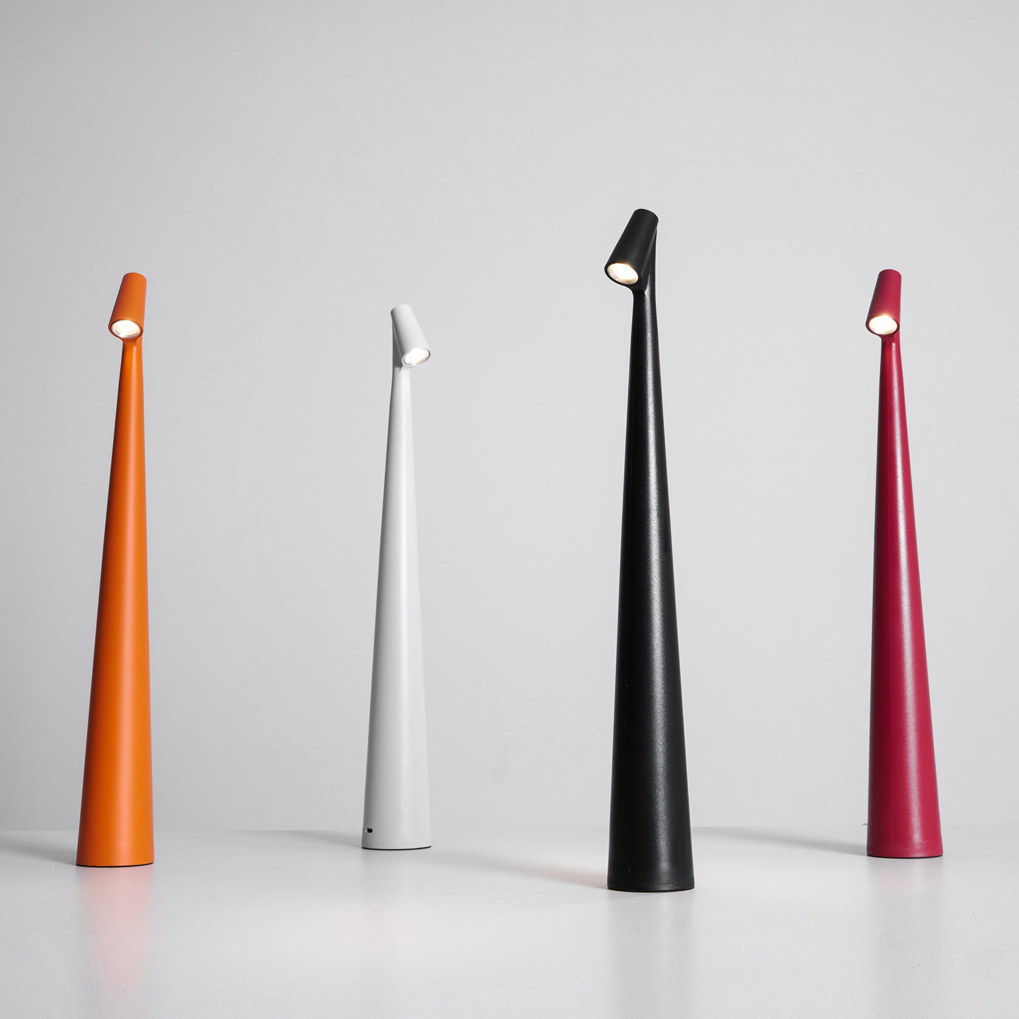 Table Lamp Metal 17.7 in LED Rechargeable White Black Red Orange Desk Lighting | Thomler