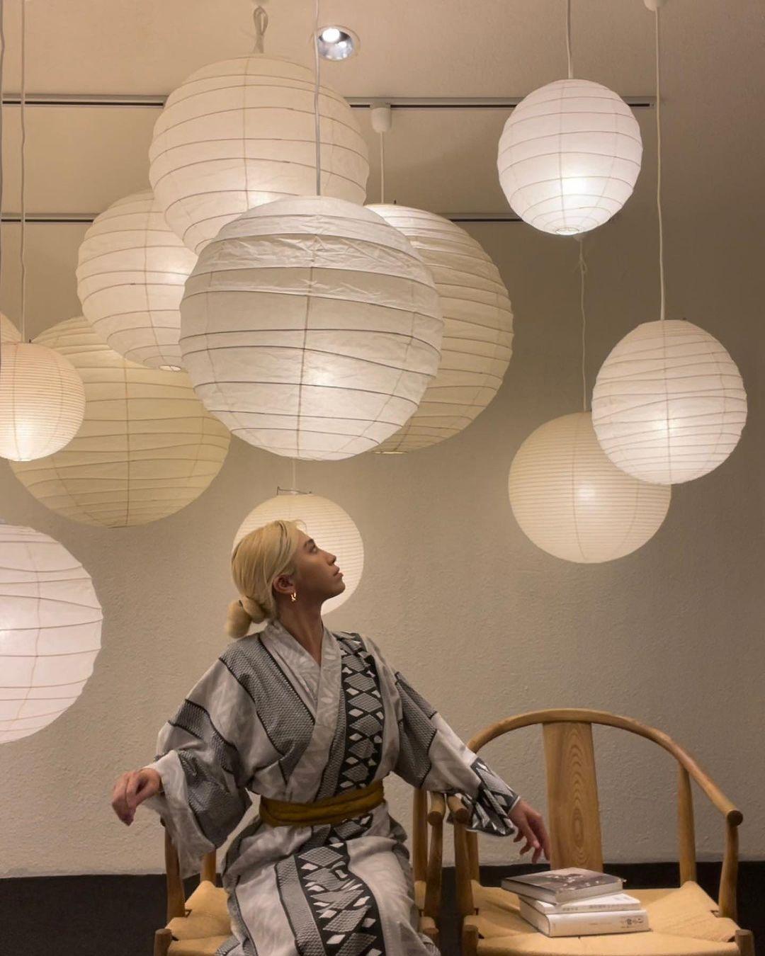 Pendant Light Japanese Washi Paper 17.7 in White Dining Room Living Room Hanging Ceiling Lamp Modern Minimalist Design | Thomler