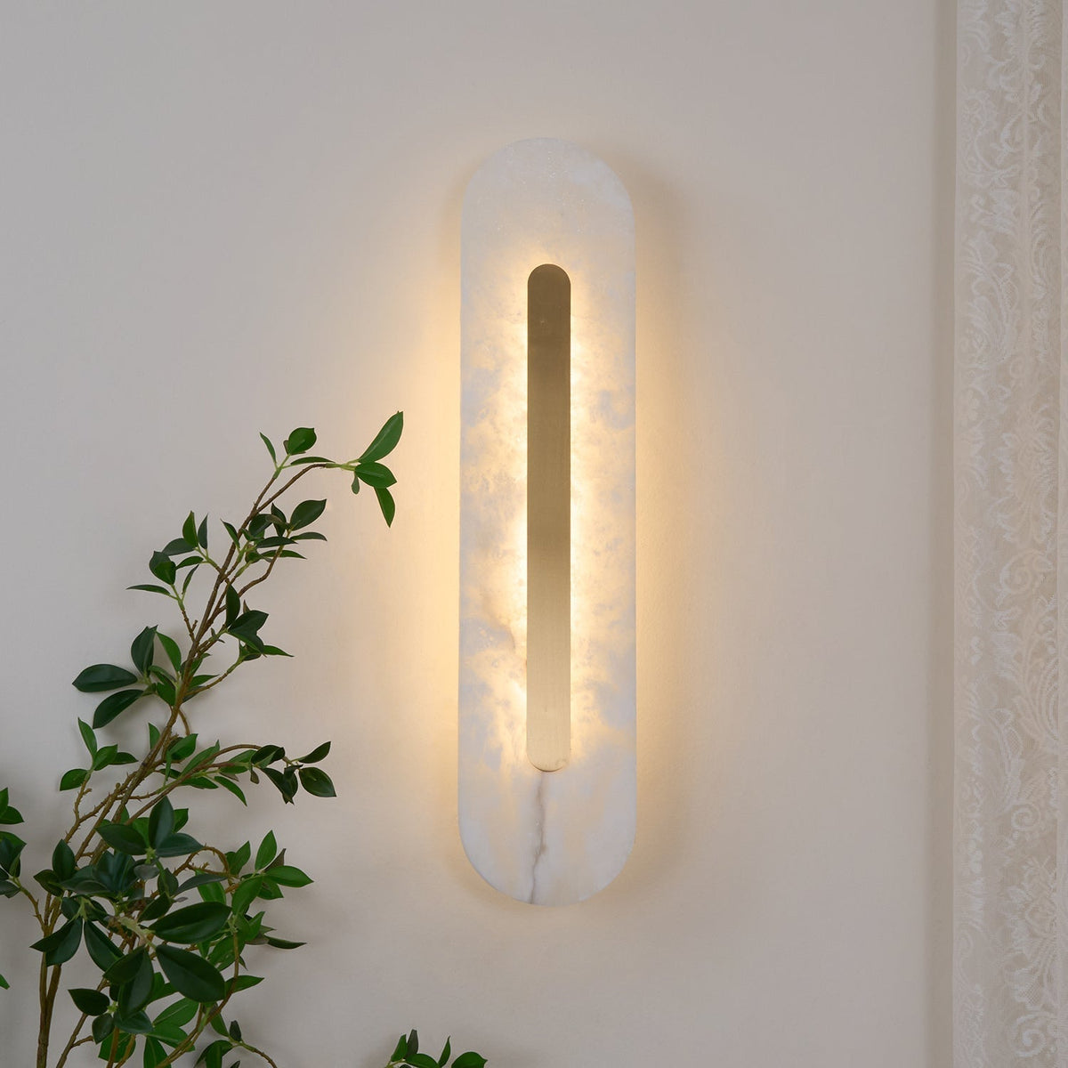 Alabaster Wall Sconce with Brass Accents – Modern LED Fixture for Living Room, Hallway & Bedroom | Thomler