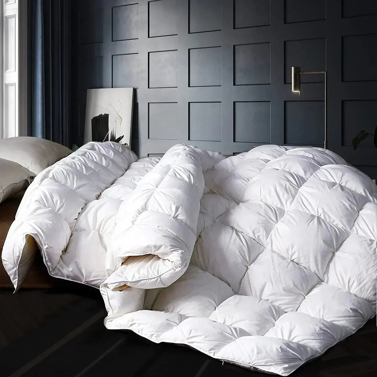 White Goose Down Comforter with Pinch Pleat Design - All-Season Medium Weight Duvet, 750 Fill Power, Breathable Insulation for Year-Round | Thomler