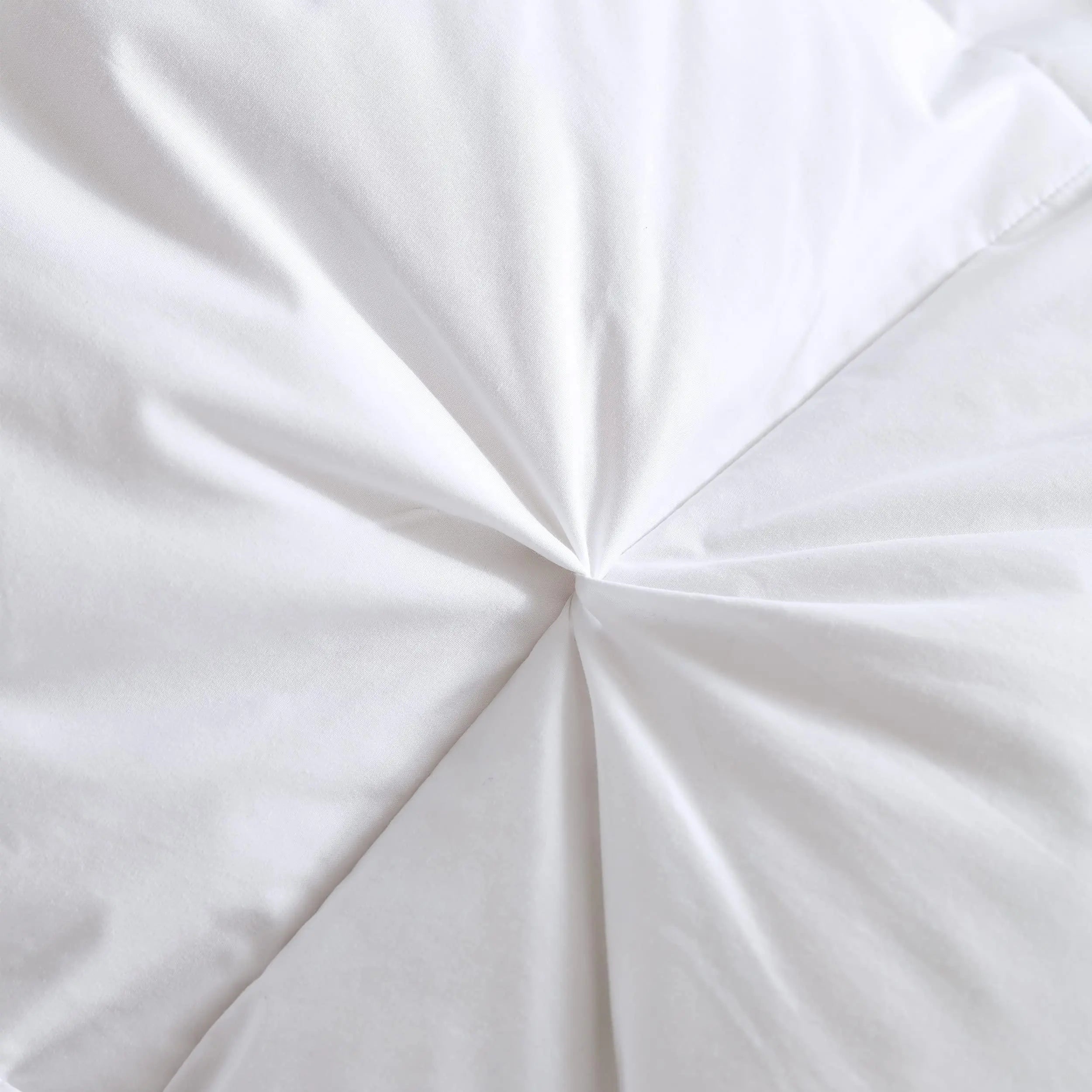 White Goose Down Comforter with Pinch Pleat Design - All-Season Medium Weight Duvet, 750 Fill Power, Breathable Insulation for Year-Round | Thomler