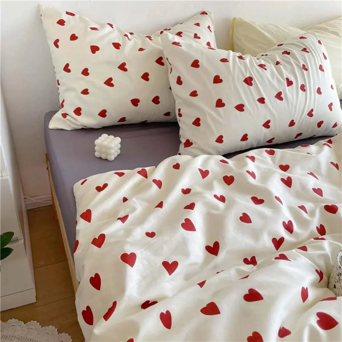Heart Print Bedding Set – 4-Piece Queen Full Twin Duvet Cover Sheet & Pillowcases Microfiber Soft Lightweight for Kids Adults Bedroom | Thomler