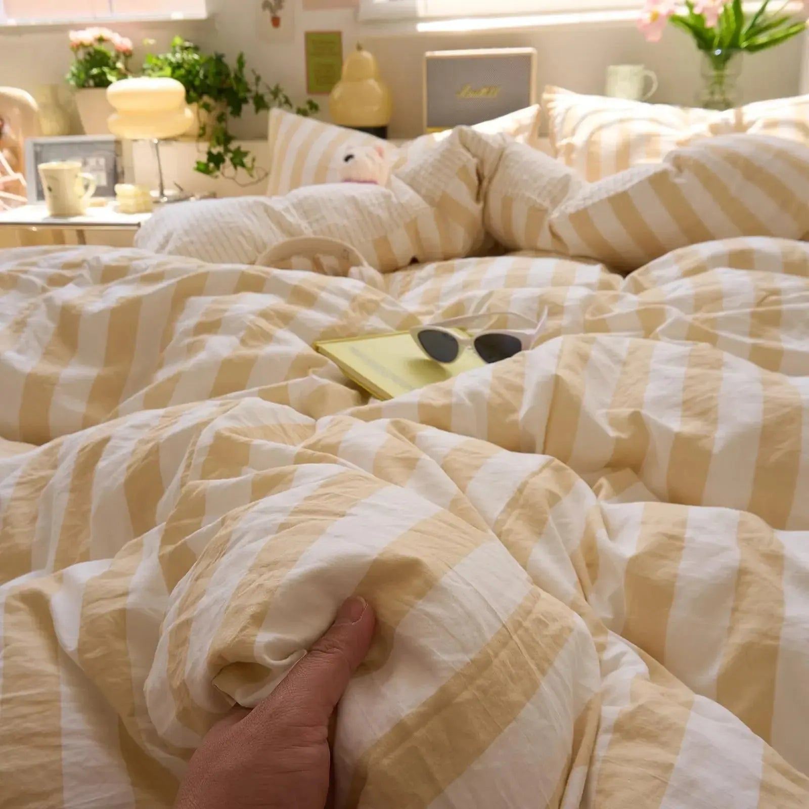 Washed Cotton Crepe Quilt Set with Fitted Sheet & Pillowcases – Breathable Striped Bedding for Year-Round Comfort | Thomler