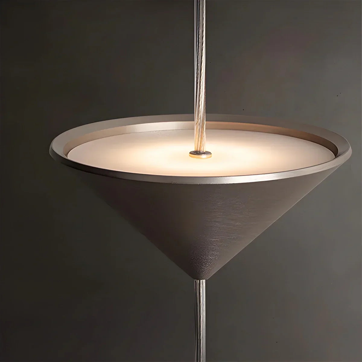 Floor To Ceiling Lamp Metal Adjustable 2.5–3.2 m Warm LED Living Room Bedroom Lighting Vertical Modern Design | Thomler