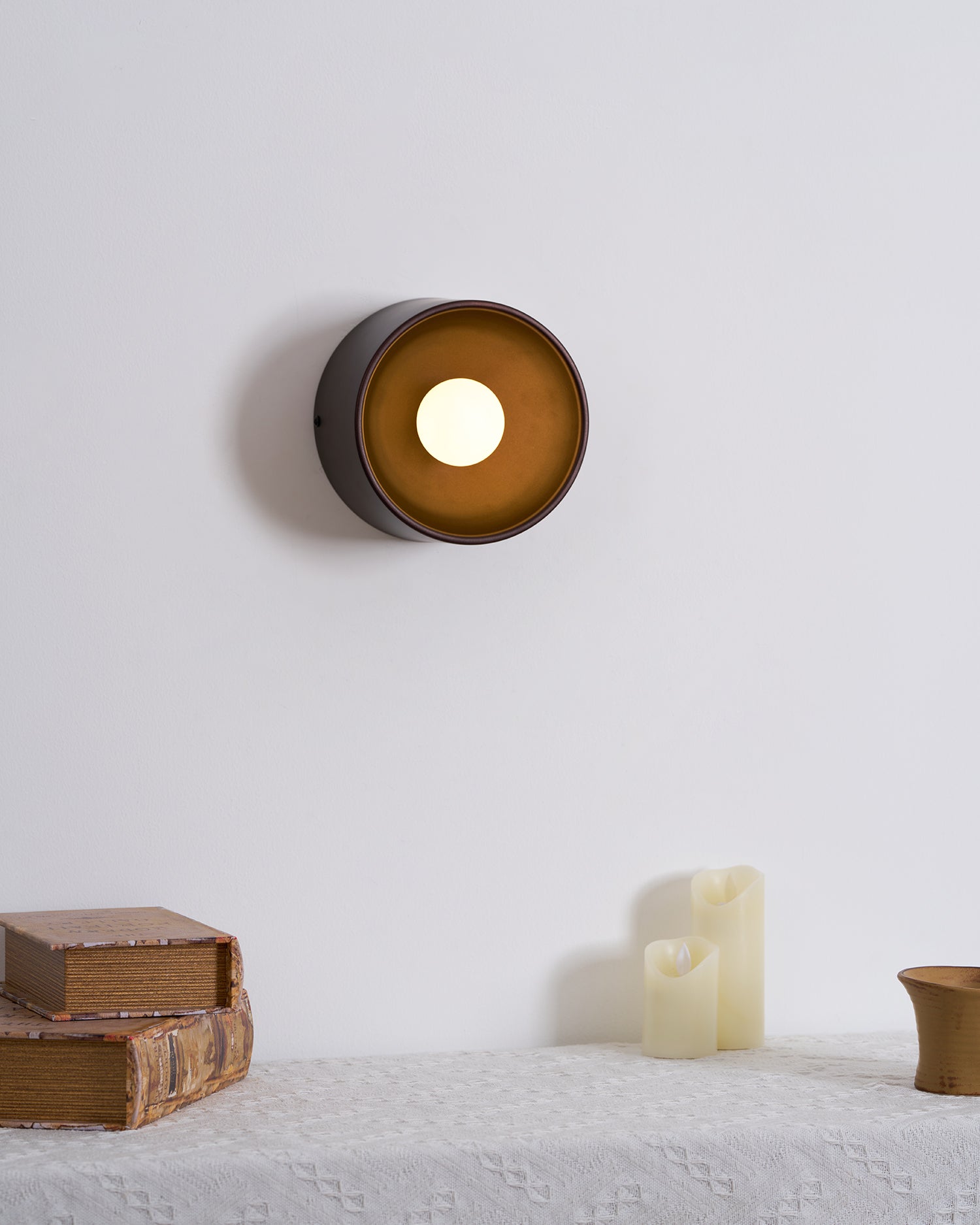 Wall Lamp Aluminum 7.1 in White Bedroom Hallway Reading Light Minimalist Compact Design | Thomler