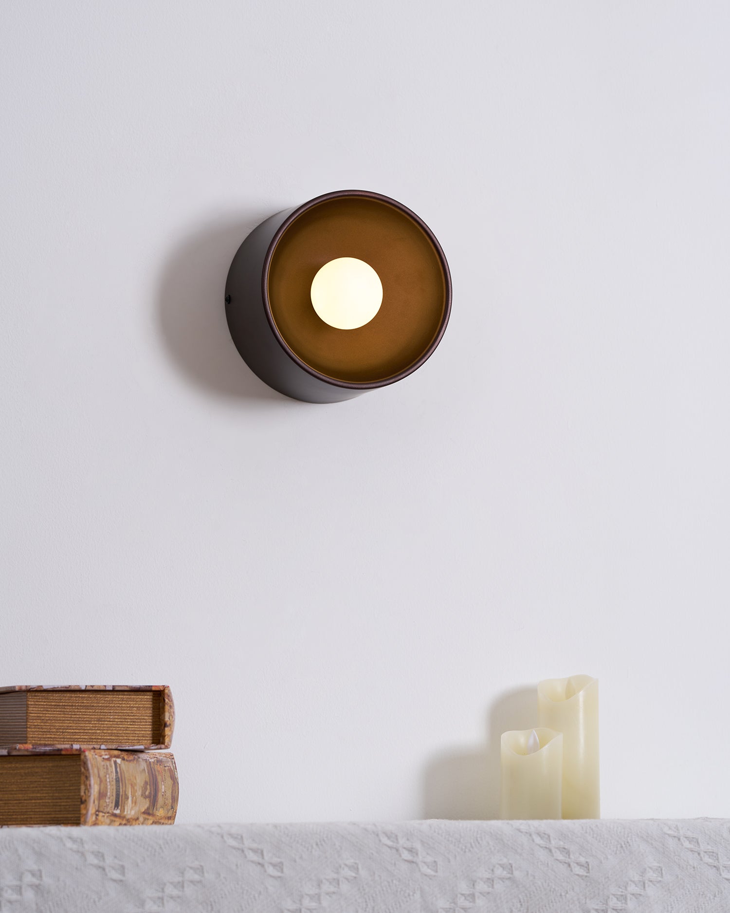 Wall Lamp Aluminum 7.1 in White Bedroom Hallway Reading Light Minimalist Compact Design | Thomler