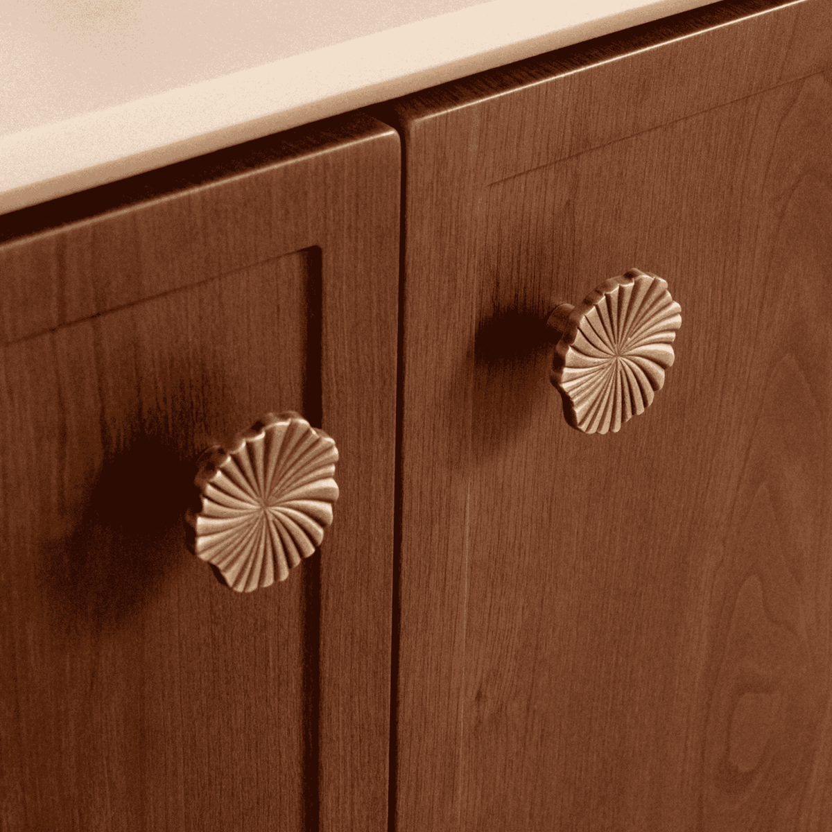 Curved Brass Cabinet Pull & Round Drawer Knob – Antique Finish Hardware for Furniture, Drawers & Cupboards | Thomler