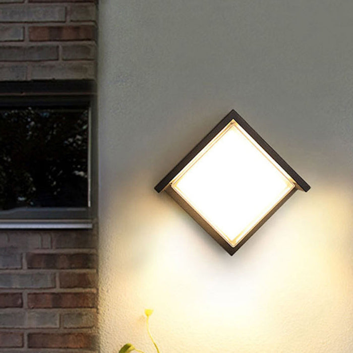 Outdoor LED Wall Sconce – Modern Waterproof Fixture for Patio, Garden & Porch Lighting | Thomler