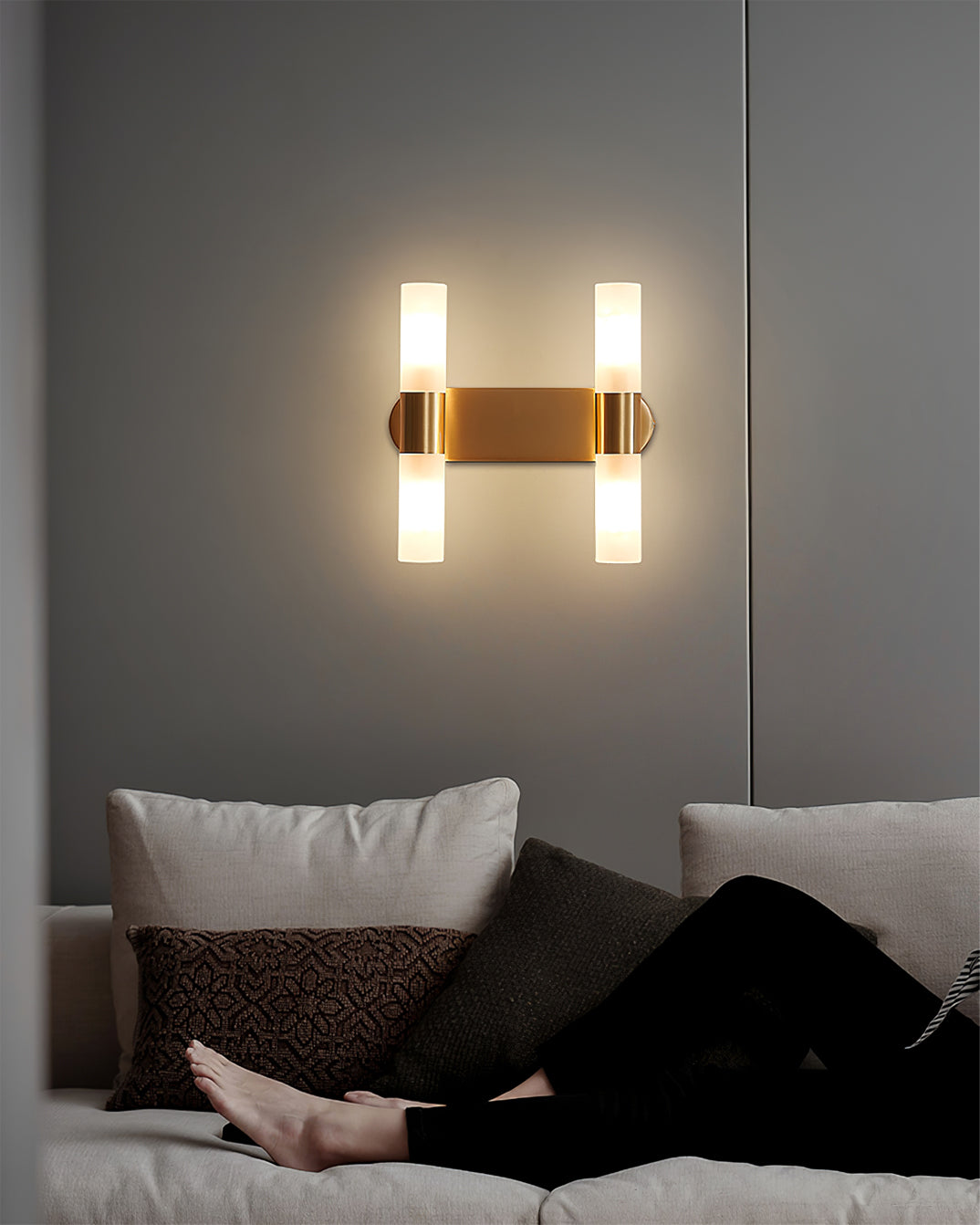Modern Wall Sconce with Energy-Efficient LED Lighting for Bedroom, Hallway & Living Room | Classic Metal & Glass Indoor Fixture | Thomler