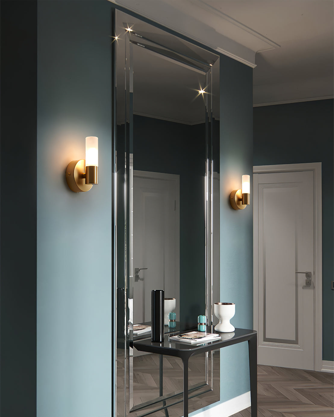 Modern Wall Sconce with Energy-Efficient LED Lighting for Bedroom, Hallway & Living Room | Classic Metal & Glass Indoor Fixture | Thomler