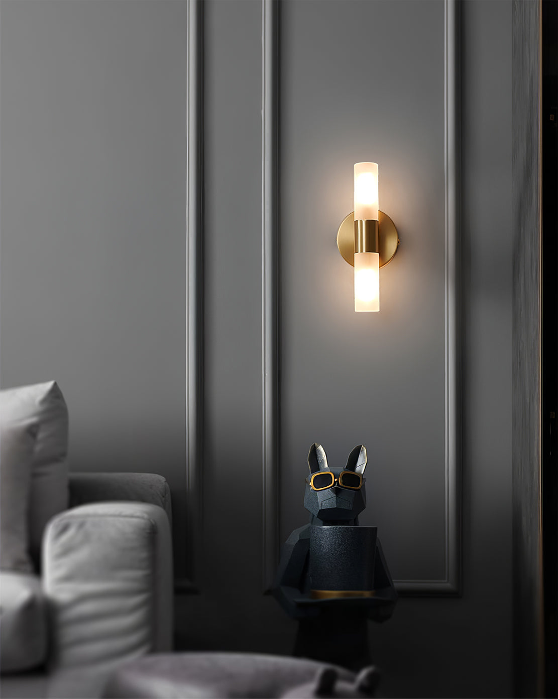 Modern Wall Sconce with Energy-Efficient LED Lighting for Bedroom, Hallway & Living Room | Classic Metal & Glass Indoor Fixture | Thomler