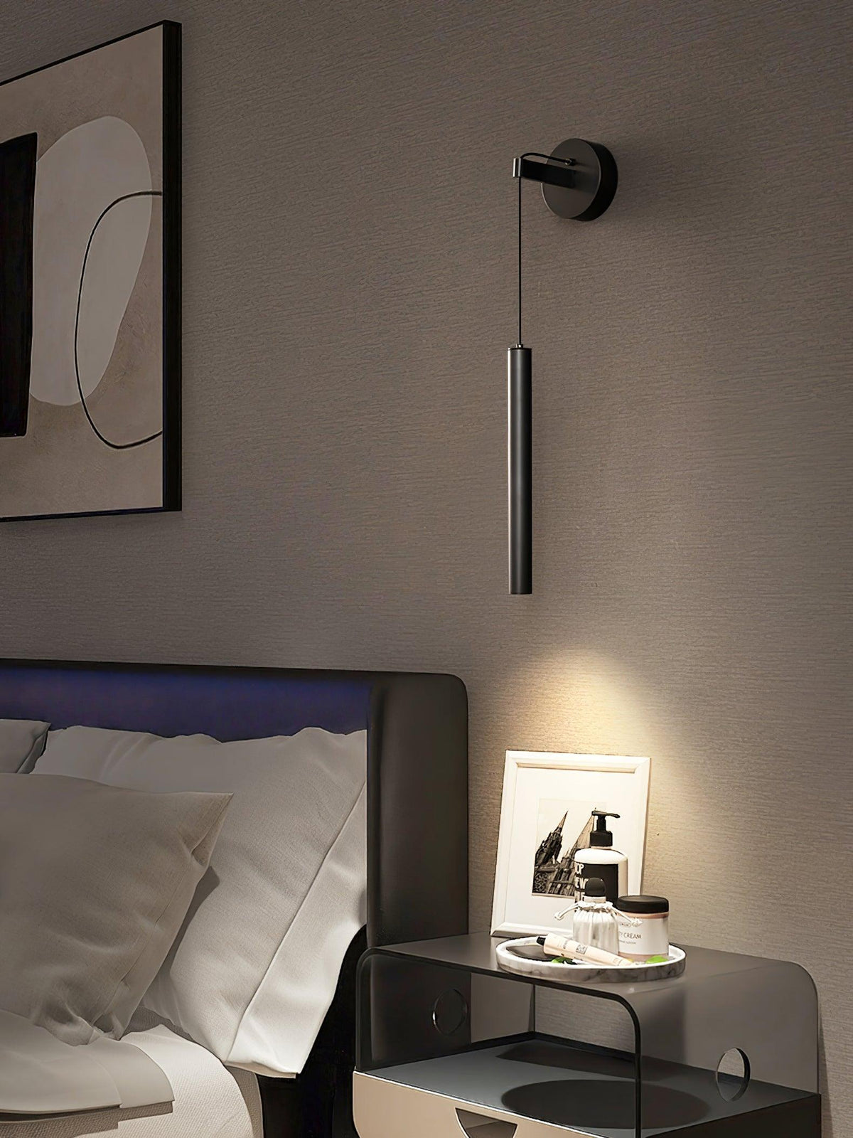 Modern Minimalist Vertical Bar LED Wall Sconce – Brass or Black Finish | Thomler