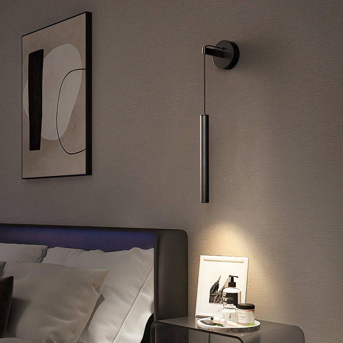 Modern Minimalist Vertical Bar LED Wall Sconce – Brass or Black Finish | Thomler