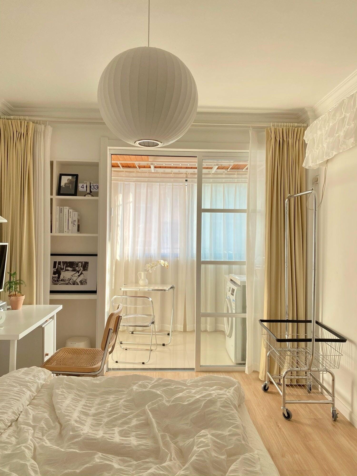 Bubble Silk Pendant Light 19.7 in White Ceiling Dining Room Modern Hanging Lamp | Thomler