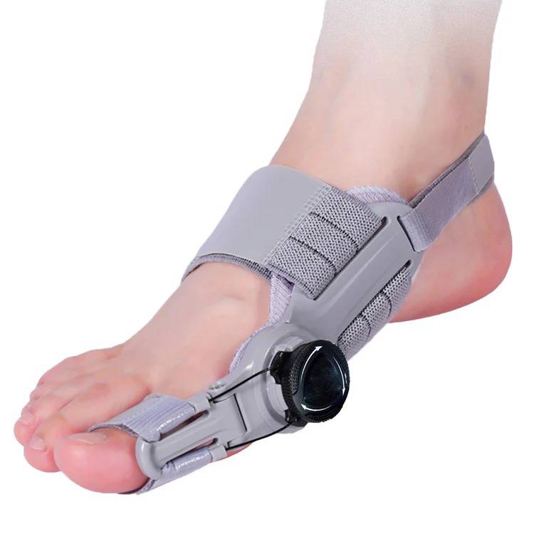 Adjustable Toe Straightener with Hinge System for Hallux Valgus Relief & Foot Alignment – Silicone Spacer for Day & Night Support | Thomler
