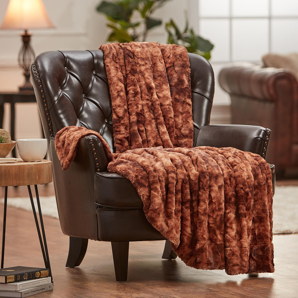 Reversible Oversized Faux Fur Wolf Throw Blanket – Premium Soft Microfiber for Couch, Bed & Chairs | Thomler