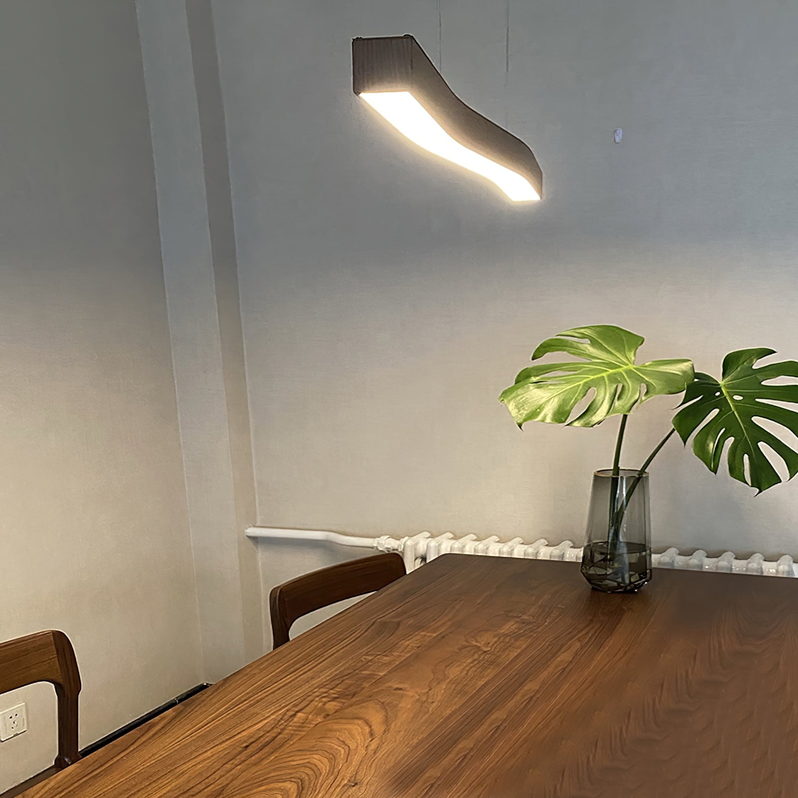 Modern Wave Pendant Light with Walnut-Finish Metal Frame & Dimmable LED for Dining Room Kitchen | Thomler