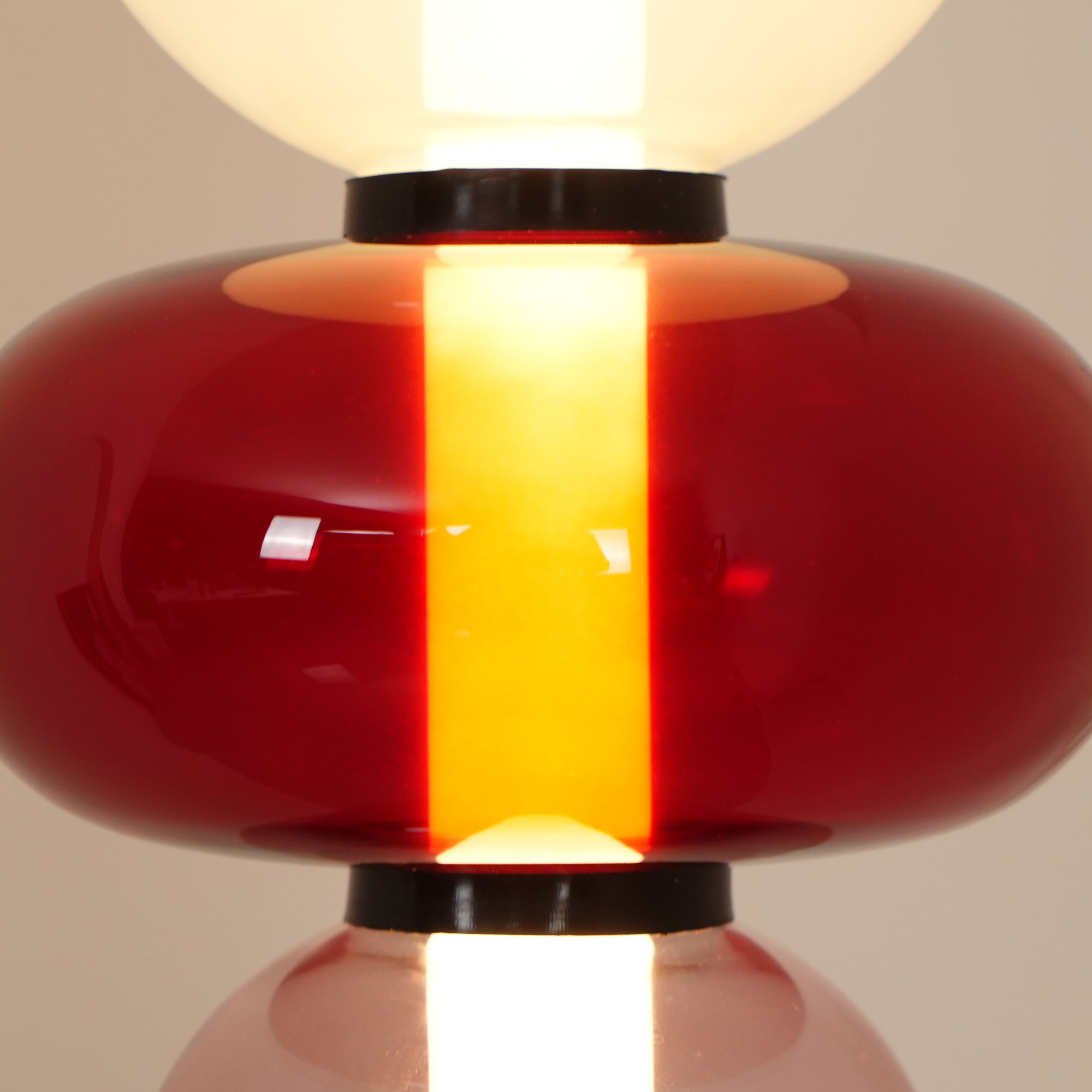 Floor Lamp Hand Blown Glass LED 160.0 cm Red White Black Living Room Decorative Standing Light Modern Sculptural Accent | Thomler