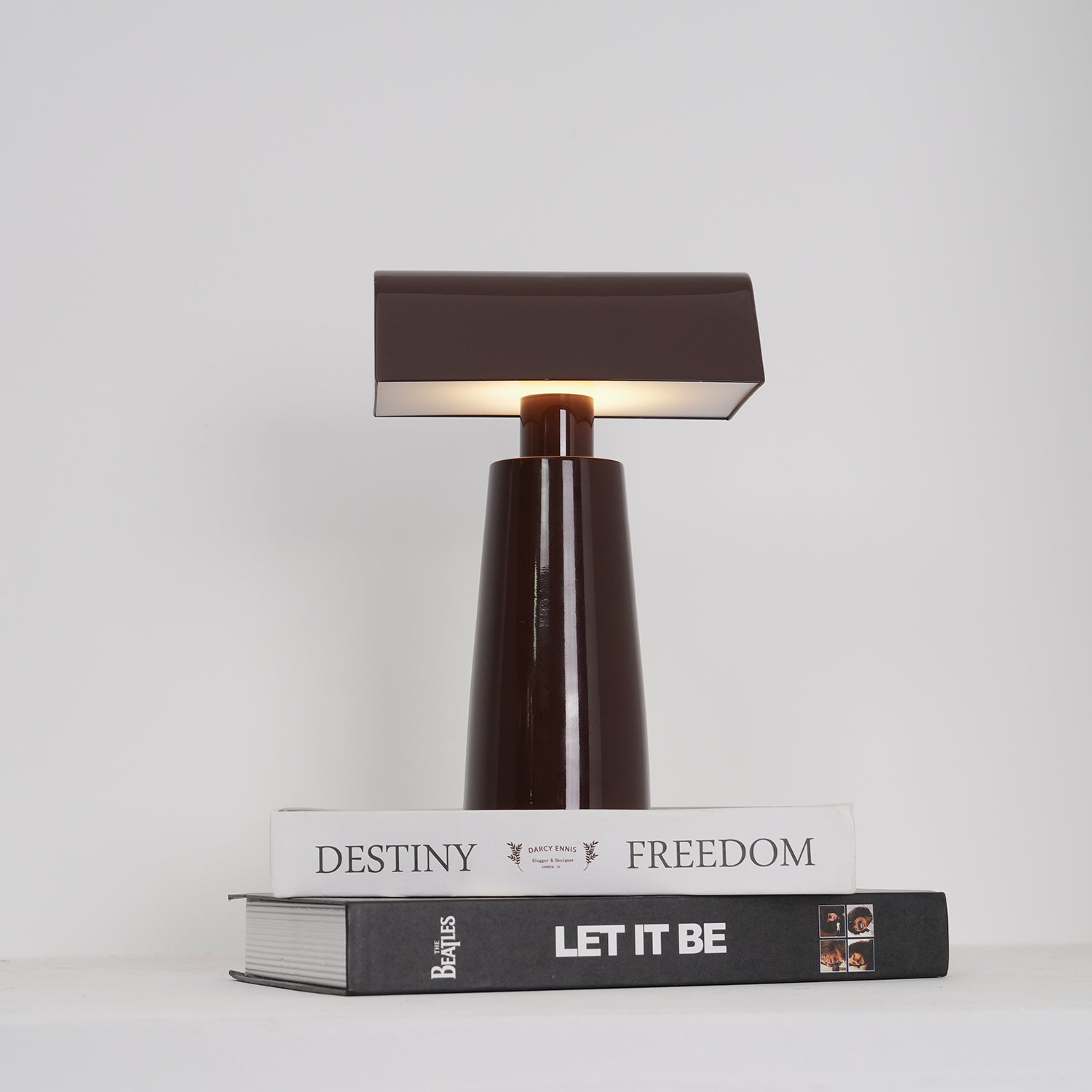 Table Lamp Lacquered Steel 8.6 in Adjustable Red White Gray Desk Lighting Three-Color LED Touch USB | Thomler