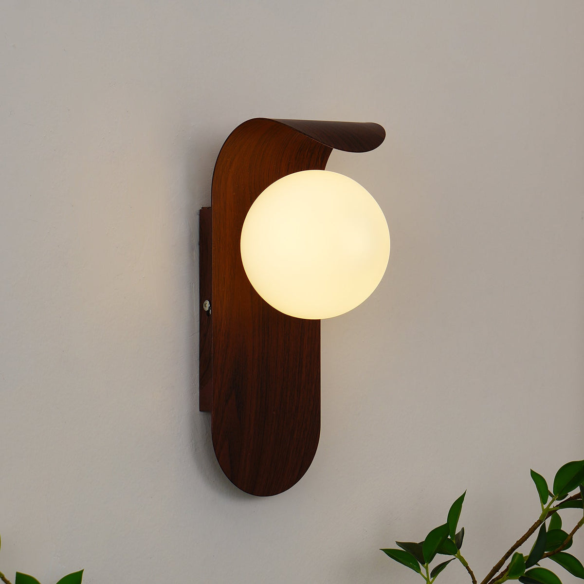 Contemporary Wood-Finish Wall Sconce with Glass or Acrylic Globe Shade for Living Room & Bedroom | Thomler