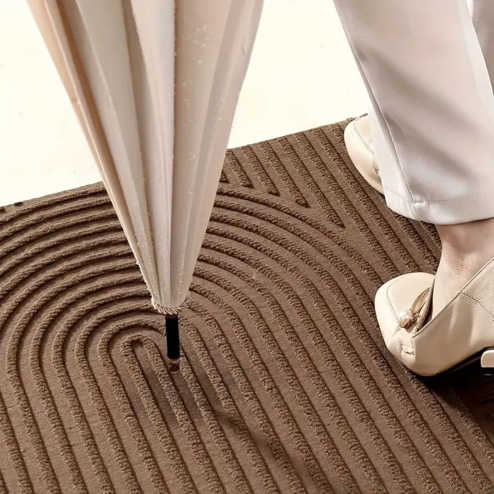 Ribbed Microfiber Entry Mat with Water & Dirt Trap – Curved Stripe Hallway Runner for Doorways & Patios | Thomler