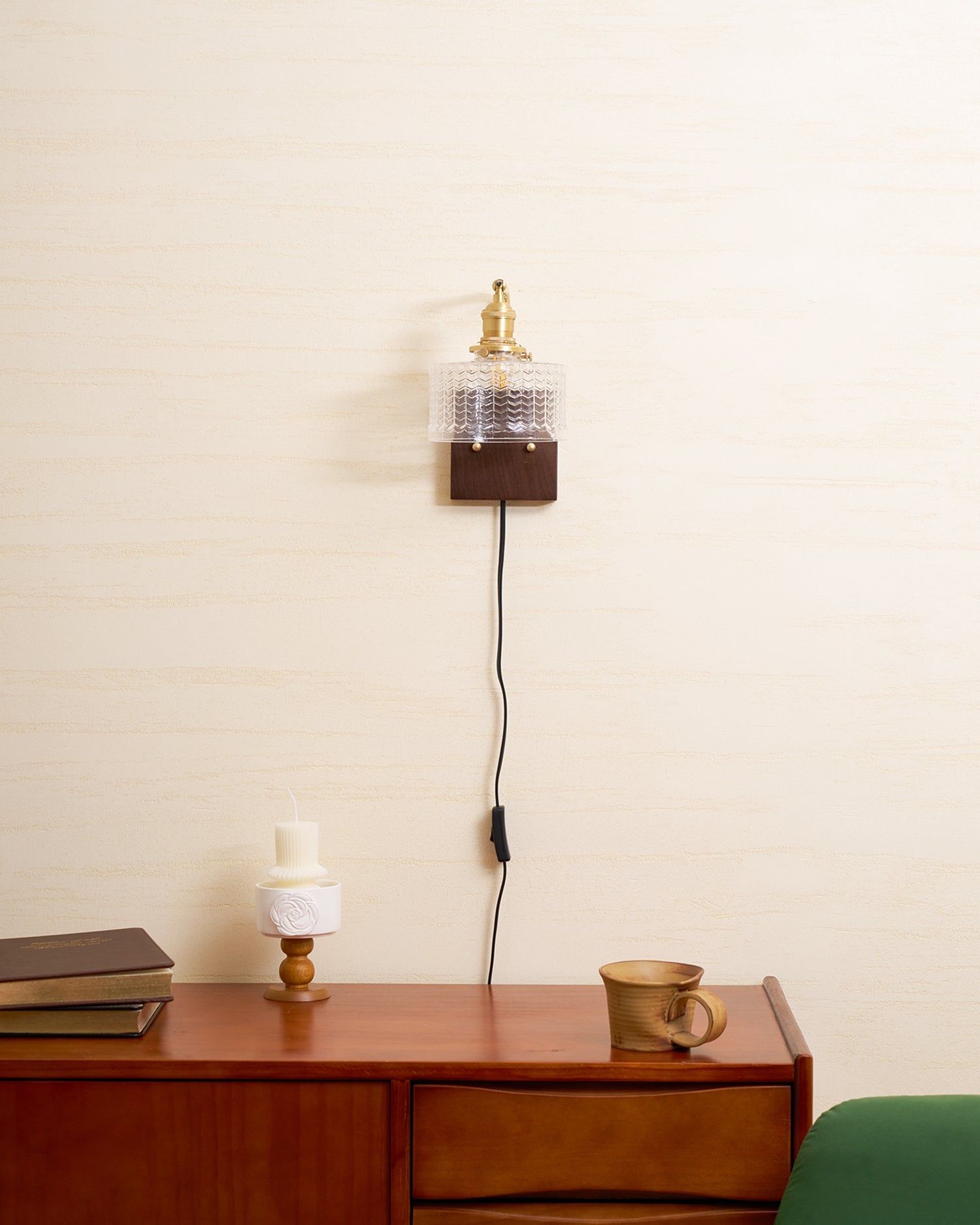 Wall Lamp Wood Brass 9.4 in Green Clear Art Glass Indoor Accent Lighting Decorative Fixture | Thomler