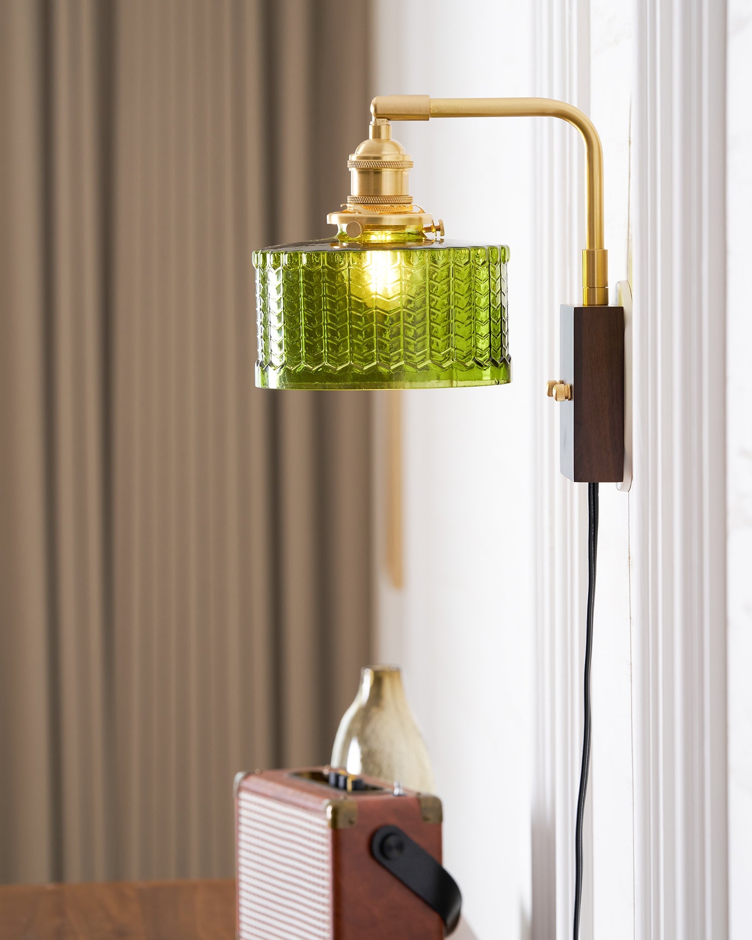 Wall Lamp Wood Brass 9.4 in Green Clear Art Glass Indoor Accent Lighting Decorative Fixture | Thomler