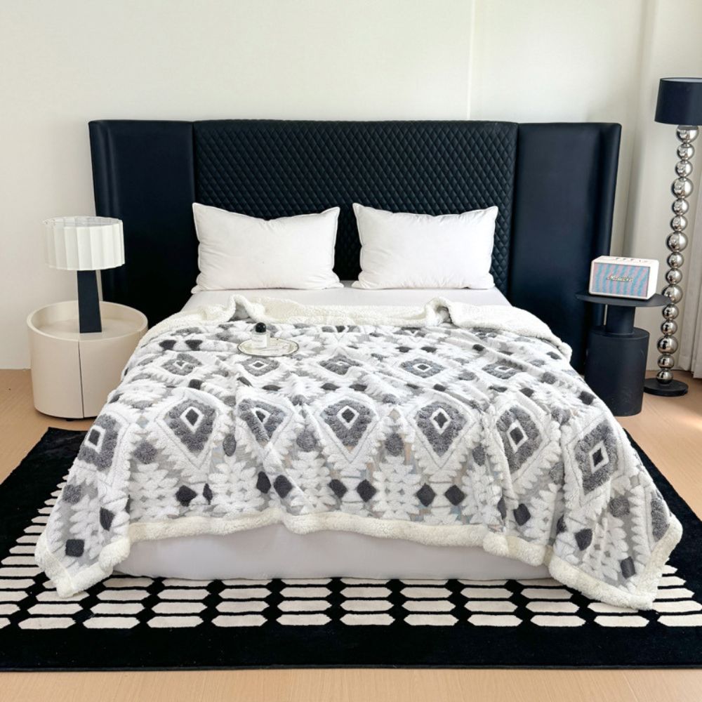 Diamond Pattern Two-Layer Microfiber Blanket for Bed Couch & Chair All Season Warmth Retro Style Soft Breathable Machine Washable | Thomler