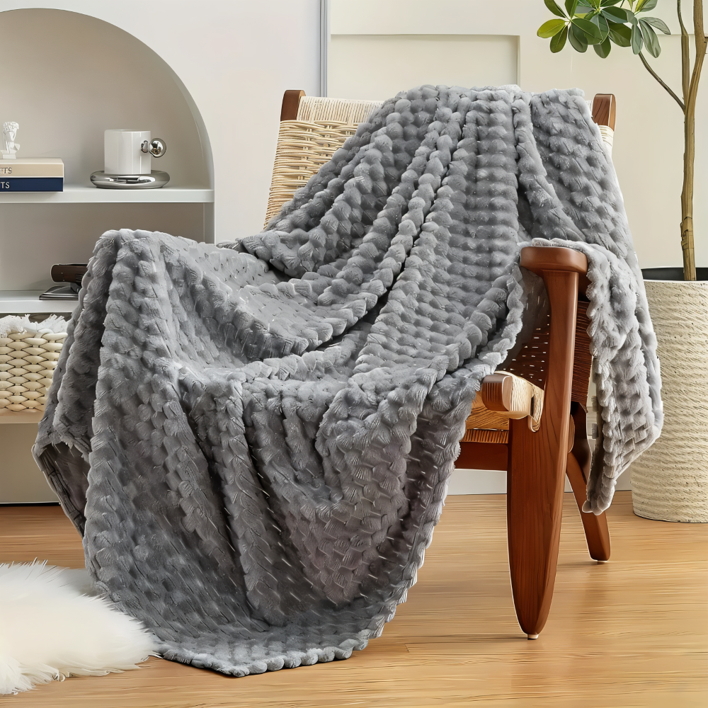 Geometric Plush Fleece Throw Blanket – Soft Polyester for Couch, Bed & Year-Round Warmth in Living Room, Bedroom | Thomler