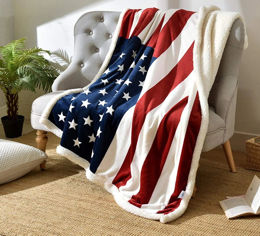 Stars and Stripes Throw Blanket with Sherpa Fleece Reverse – Microfiber Velvet Polyester for Couch, Bed & Camping | Thomler