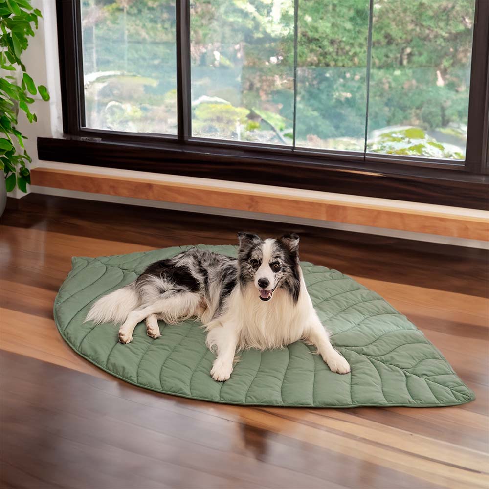 Botanical Leaf-Shaped Pet Throw Blanket - Soft Cotton-Polyester Cover for Dogs & Cats - Machine Washable Couch Protector & Floor Mat for | Thomler