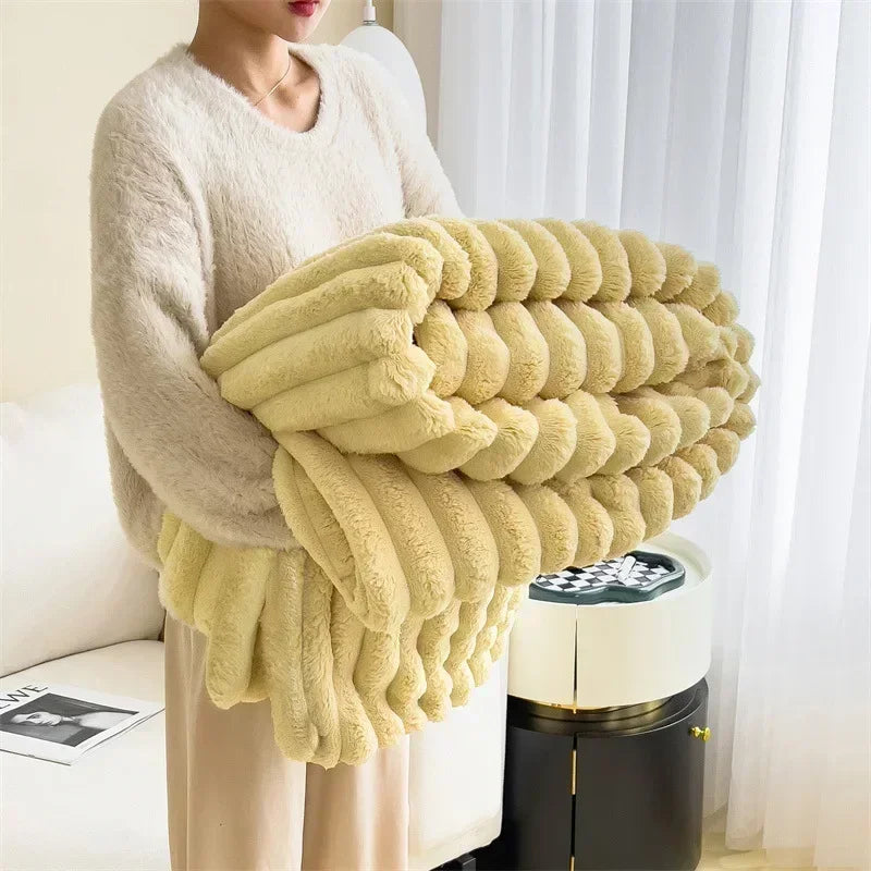 Faux Shearling Throw Blanket – Plush Fleece for Couch, Bed & Living Room in 5 Sizes | Cozy Soft Layering Piece for Cold Seasons & | Thomler
