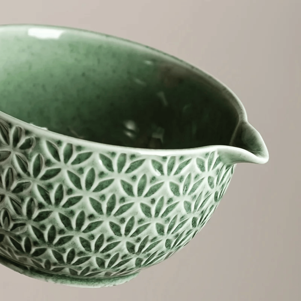 Ceramic Matcha Tea Bowl Set with Bamboo Whisk & Spoon – 5 or 6 Pieces | Thomler