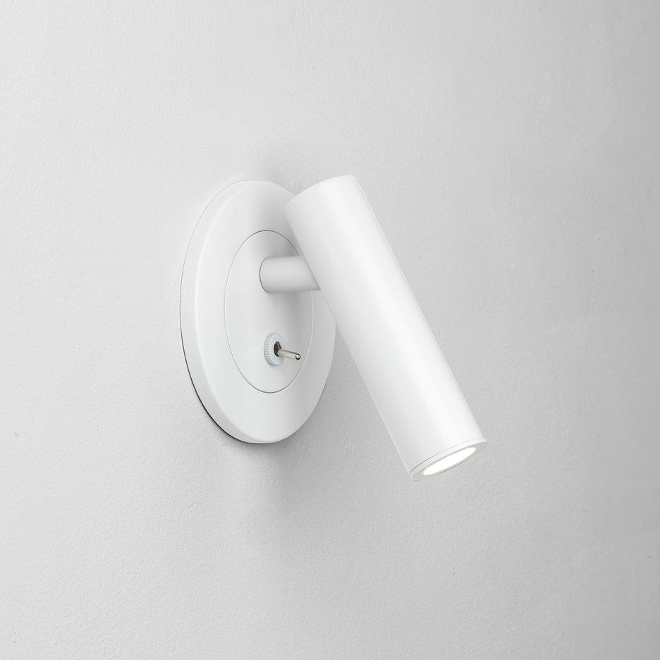 Rotating LED Reading Light for Bedroom Wall – Adjustable Bedside Sconce with Integrated LED – Modern Metal Task Light for Headboard | Thomler