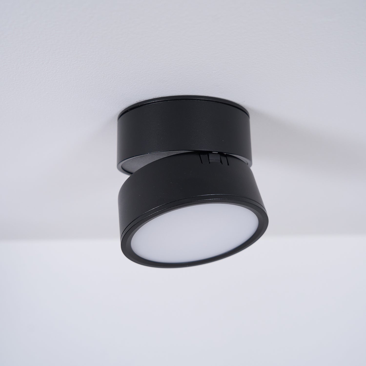 Ceiling Lamp Aluminum 3.9 in Adjustable Black White Home Gallery Spotlight Warm White 7W LED | Thomler