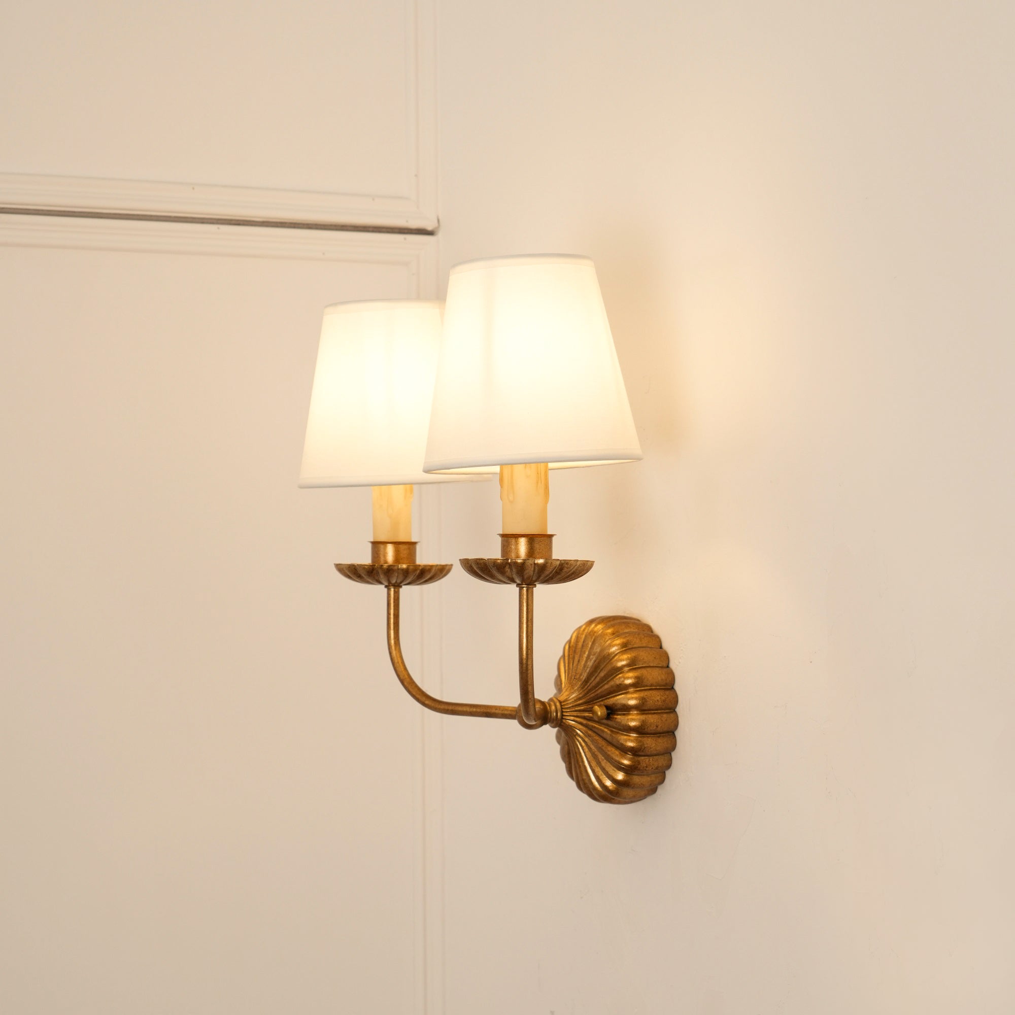 Wall Lamp Metal Fabric Shade 15W Antique Gold Bedroom Hallway Sconce Classic Modern Lighting Fixture | Thomler