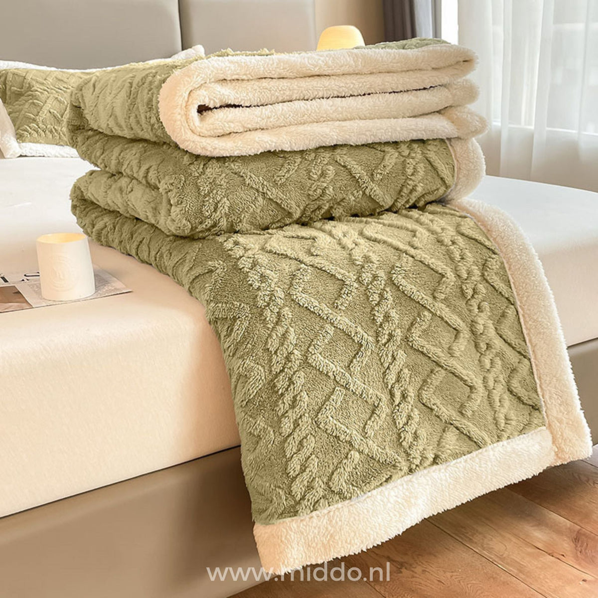 Plush Velvet Fleece Fitted Sheet with Bonus Pillowcases – Ultra-Soft, Warm & Wrinkle-Free | Thomler