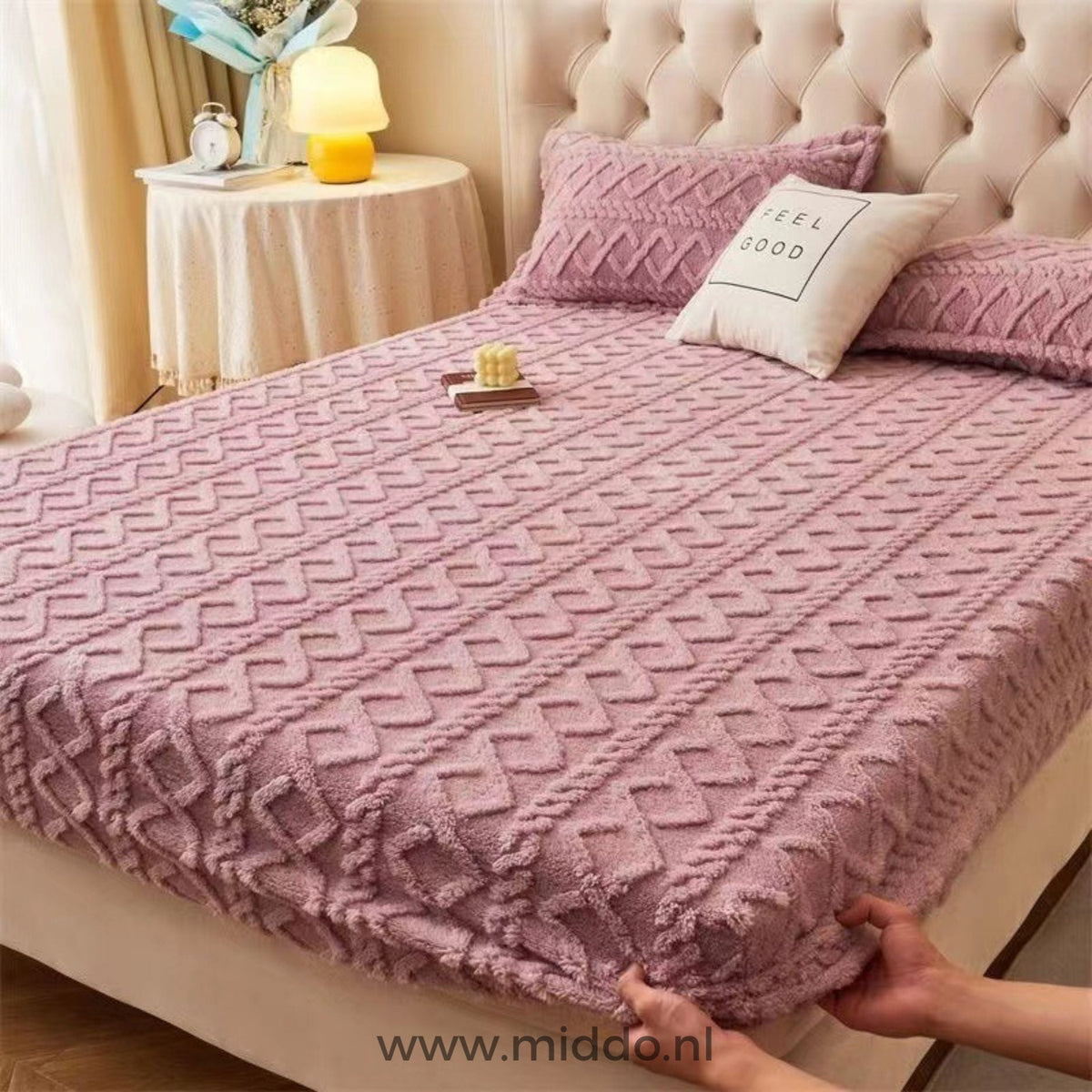 Plush Velvet Fleece Fitted Sheet with Bonus Pillowcases – Ultra-Soft, Warm & Wrinkle-Free | Thomler