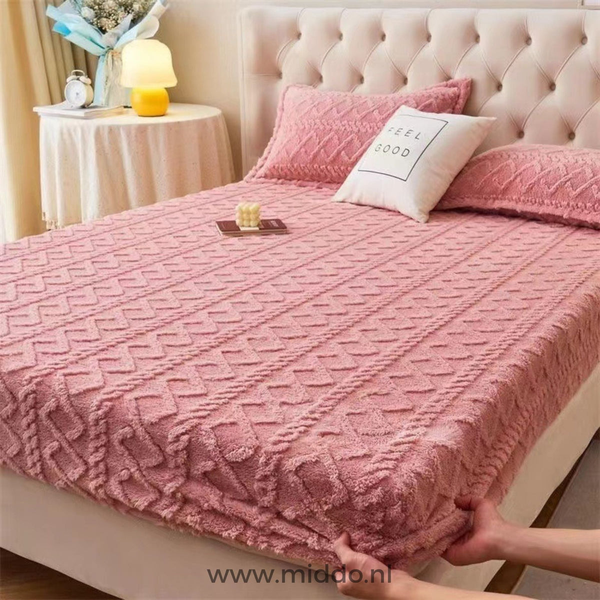 Plush Velvet Fleece Fitted Sheet with Bonus Pillowcases – Ultra-Soft, Warm & Wrinkle-Free | Thomler