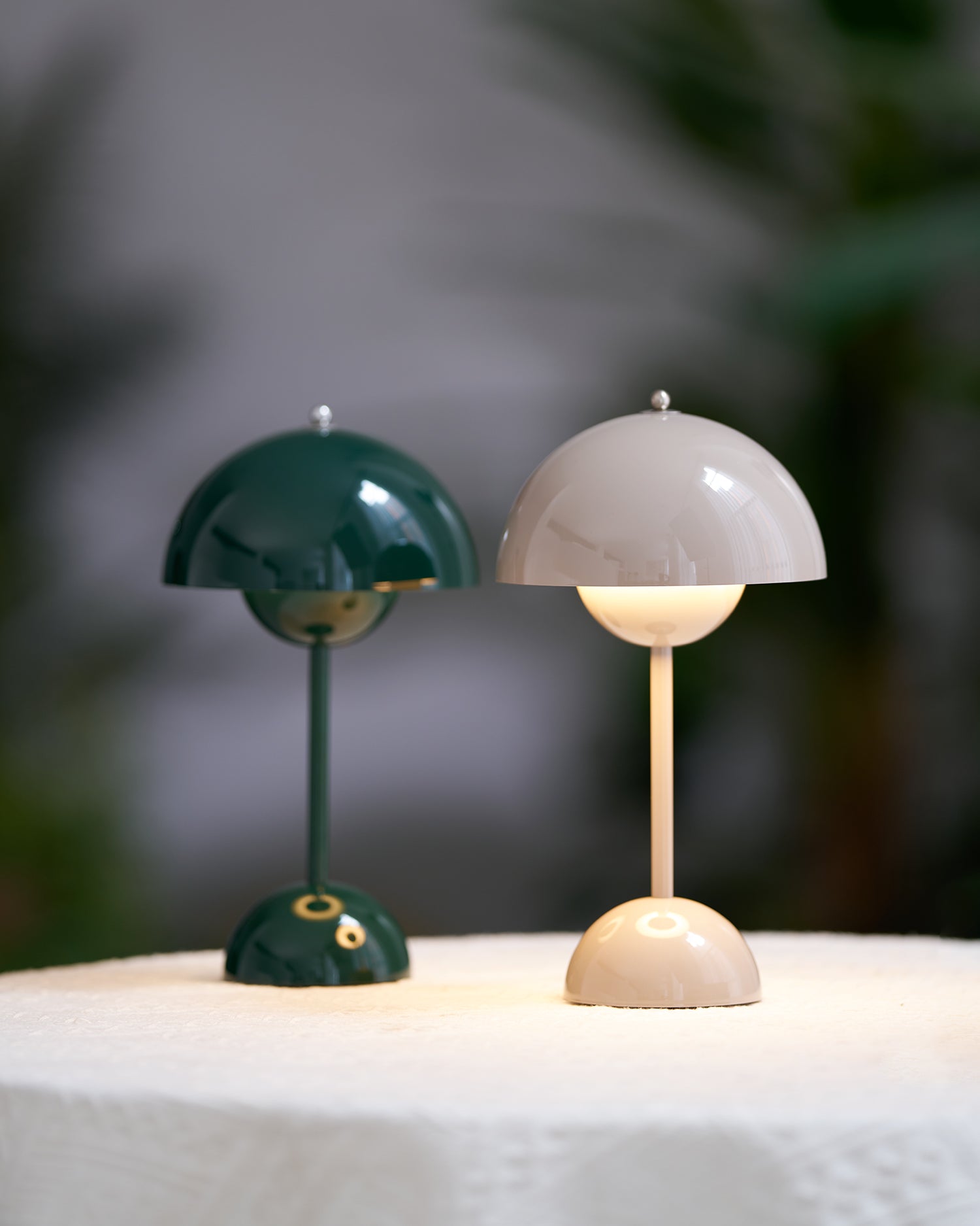 Desk Lamp Metal 6.3 in Rechargeable Tri-Color Small Table Light | Thomler