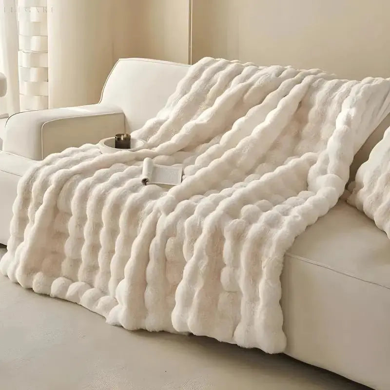 Plush Textured Throw Blanket for Couch & Bed – Oversized Soft Fleece Cover with Anti-Pilling Finish – Winter Warmth Layer for Living Room | Thomler
