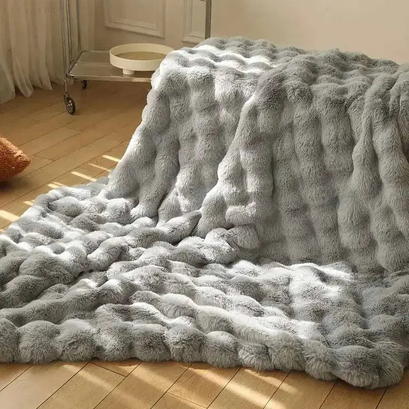 Plush Textured Throw Blanket for Couch & Bed – Oversized Soft Fleece Cover with Anti-Pilling Finish – Winter Warmth Layer for Living Room | Thomler