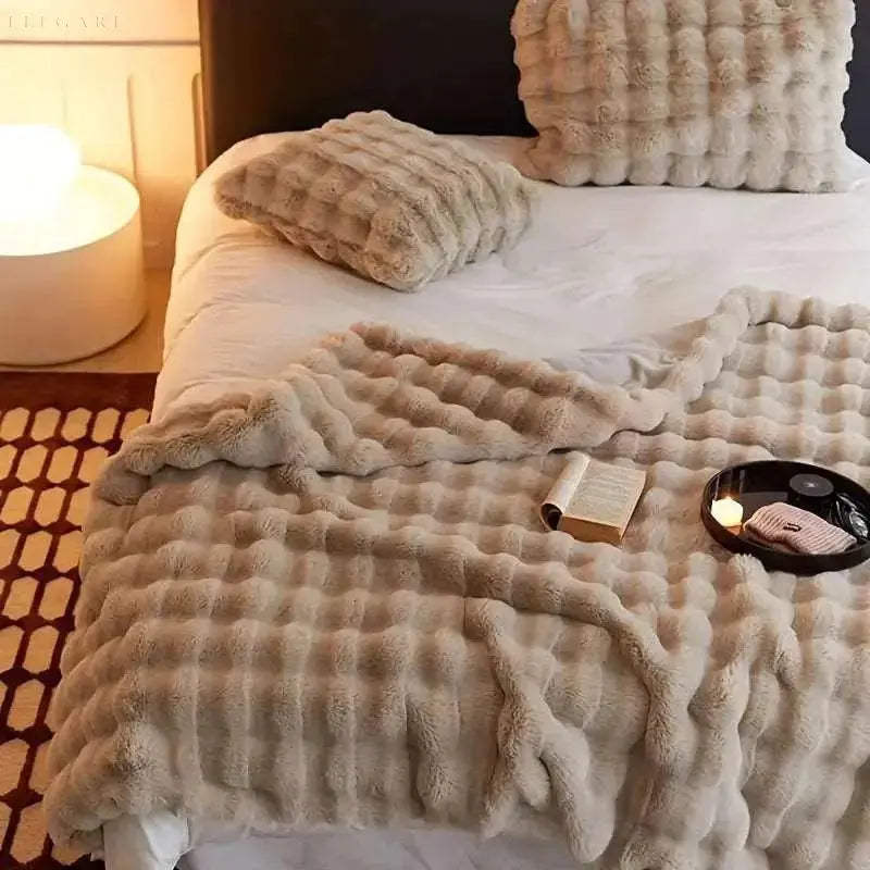 Plush Textured Throw Blanket for Couch & Bed – Oversized Soft Fleece Cover with Anti-Pilling Finish – Winter Warmth Layer for Living Room | Thomler