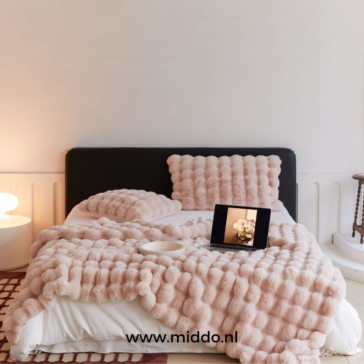 Ultra-Plush Sherpa Throw Blanket – Heavyweight Faux Fur, Cloud-Soft & Toasty for Winter Evenings | Thomler