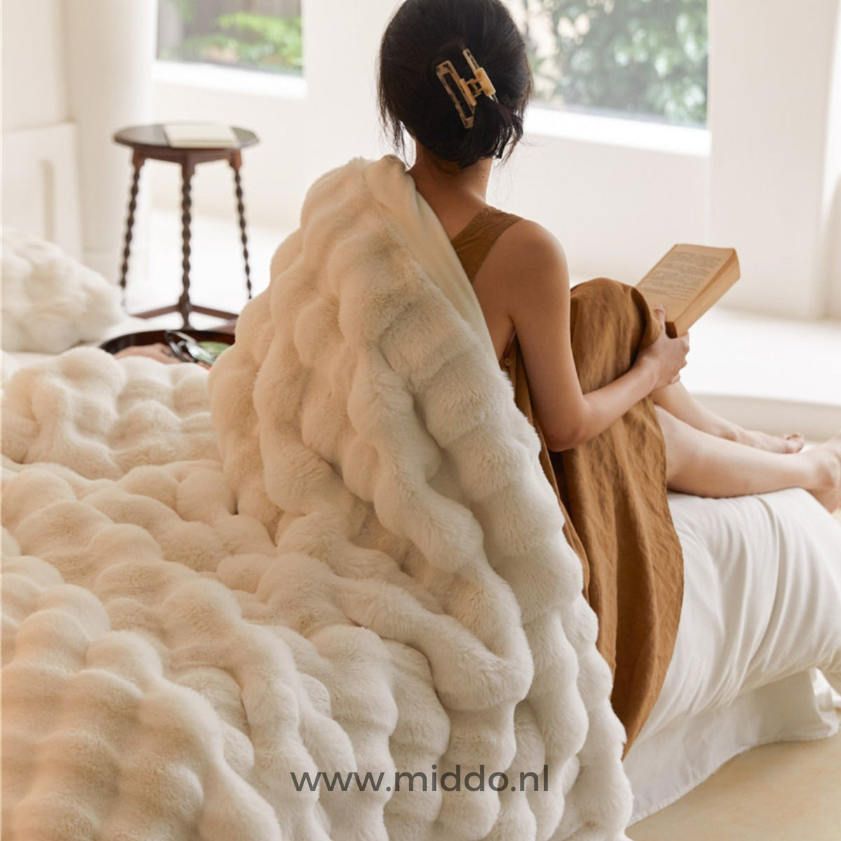 Ultra-Plush Sherpa Throw Blanket – Heavyweight Faux Fur, Cloud-Soft & Toasty for Winter Evenings | Thomler
