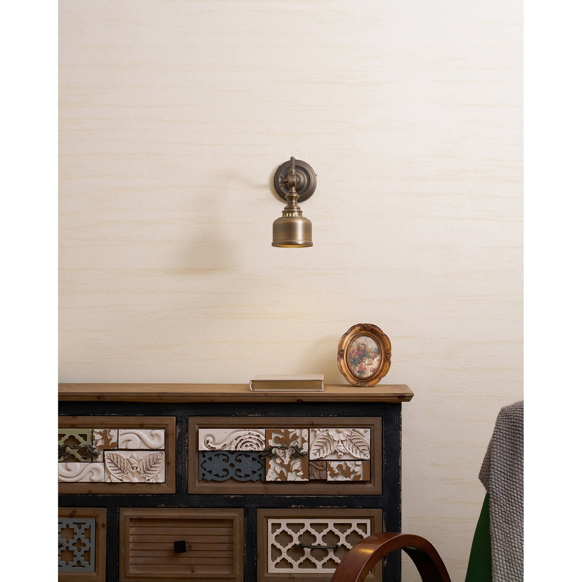 Adjustable Brass Wall Reading Light with Antique Finish – Flexible Sconce for Bedroom & Study | Thomler